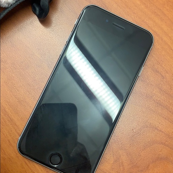 iPhone 6s - Picture 2 of 2